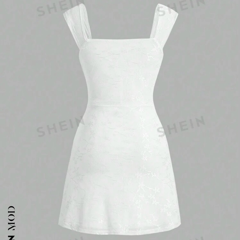 Brand new SHEIN MOD Lace Double Layered
Material Drawstring
Belted Dress
